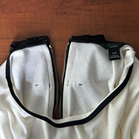 Ann Taylor Petite Small White and Black Cotton Short Sleeve Tee - Picture 7 of 11